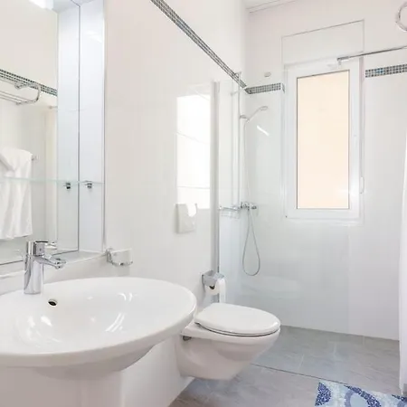 Apartman With Pool Funtana